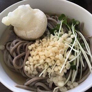 おもちと揚げ玉、かいわれのお蕎麦